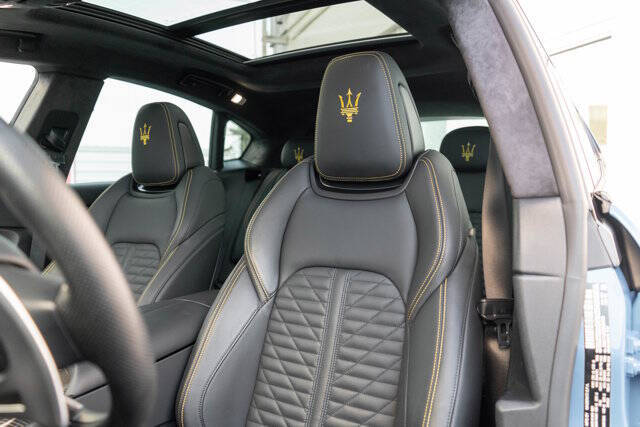 2022 Maserati Levante 12