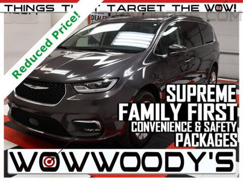 2022 Chrysler Pacifica for sale at WOODY'S AUTOMOTIVE GROUP in Chillicothe MO