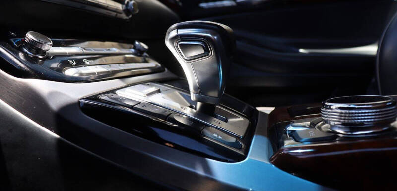 2019 Genesis G90