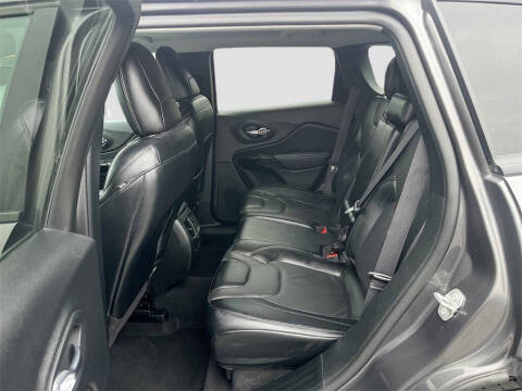 2023 Jeep Cherokee Altitude Lux