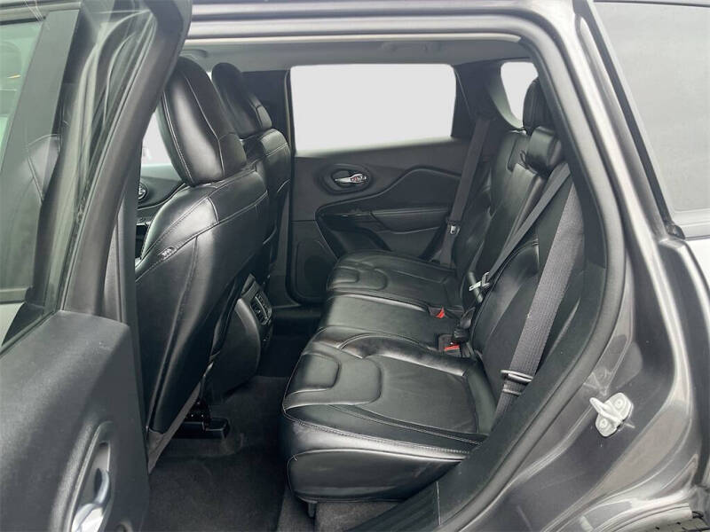 2023 Jeep Cherokee Altitude Lux