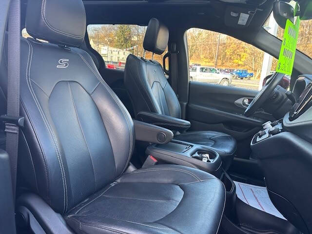 2022 Chrysler Pacifica Touring L