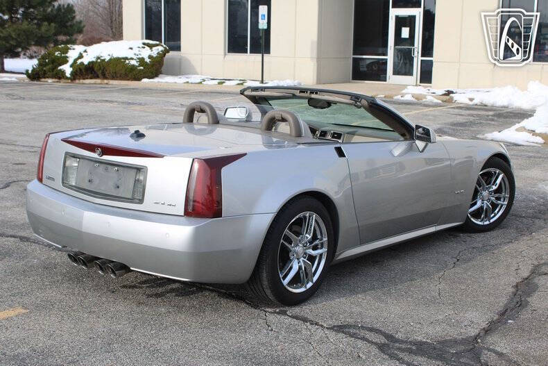 2005 Cadillac XLR