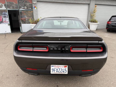 2020 Dodge Challenger SXT