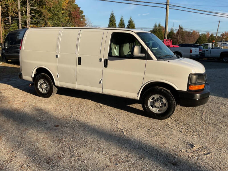 2011 Chevrolet Express Cargo null photo 6