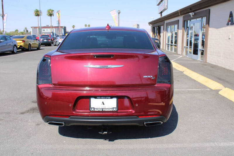 2017 Chrysler 300