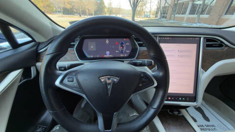 2017 Tesla Model S 75D