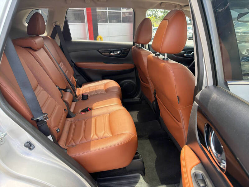 2017 Nissan Rogue SL