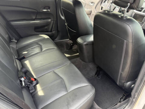 2011 Dodge Avenger Lux