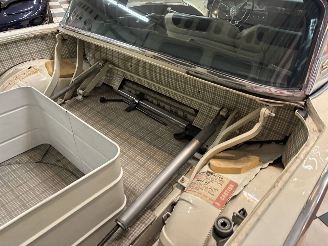 1957 Ford Skyliner 45