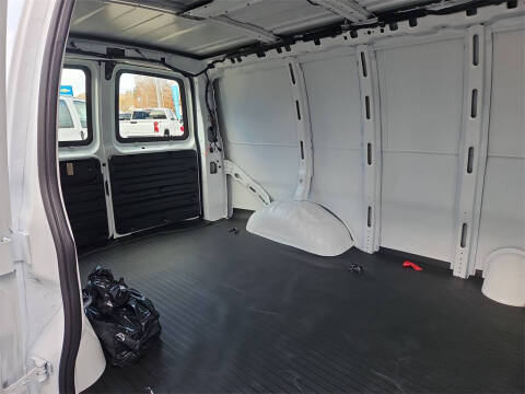 2025 Chevrolet Express 2500