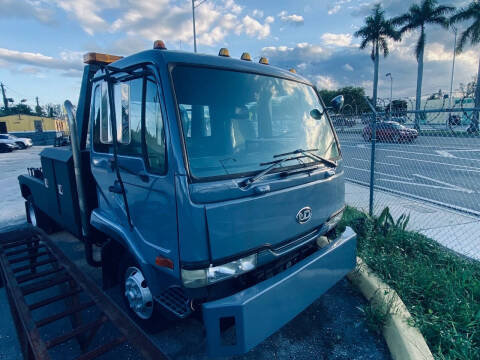 2000 UD Trucks UD2000 for sale in Miami, FL