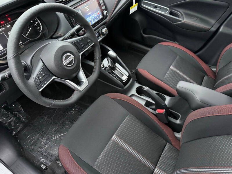 2025 Nissan Versa SR