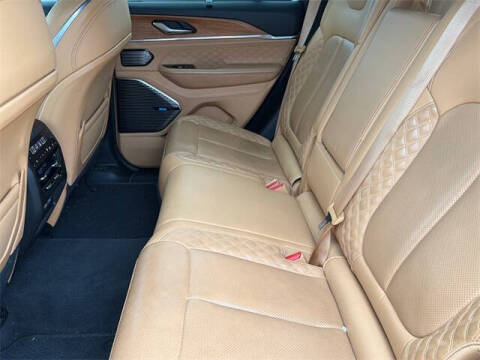 2022 Jeep Grand Cherokee Summit