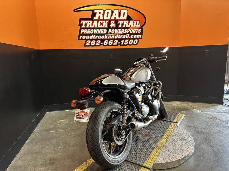 2017 Triumph Street Cup Jet Black/Silver Ic