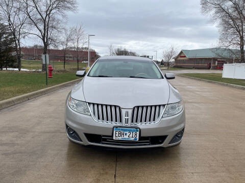 2009 Lincoln MKS for sale at United Motors in Saint Cloud MN