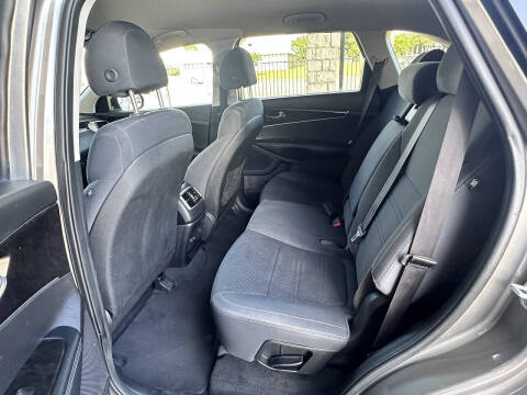 2018 Kia Sorento LX
