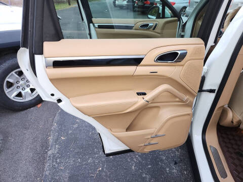 2014 Porsche Cayenne Platinum