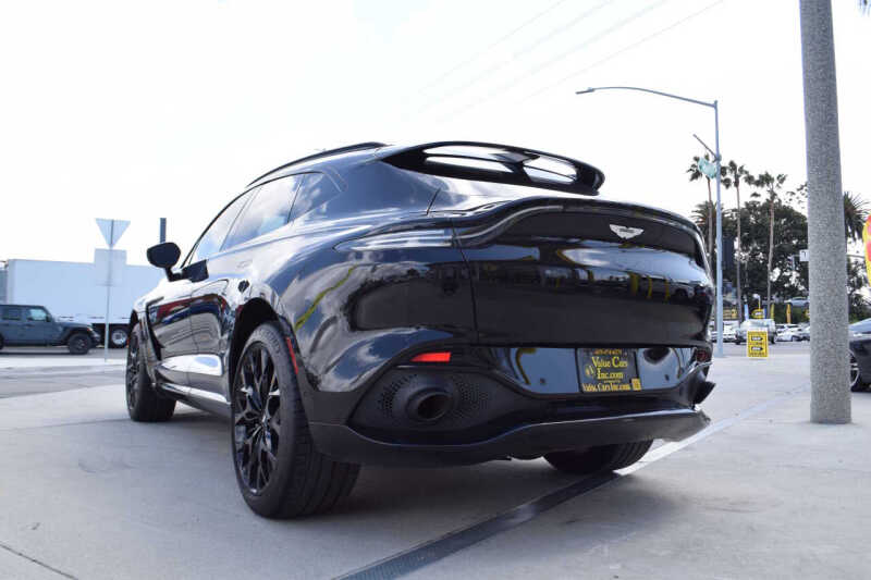 2021 Aston Martin DBX