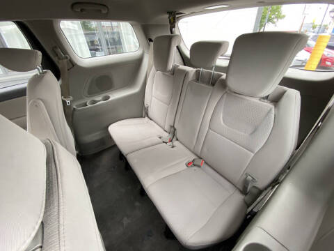 2016 Kia Sedona L