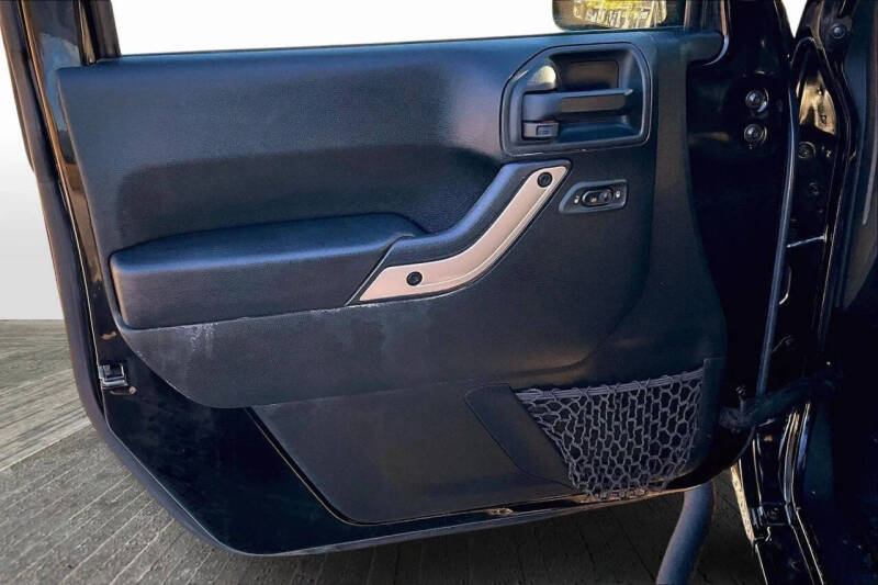 2016 Jeep Wrangler Unlimited Sahara 75th Anniversary