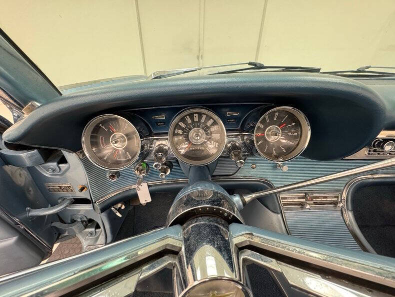 1962 Ford Thunderbird