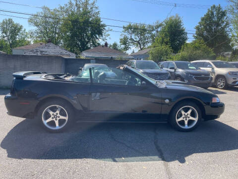 2004 Ford Mustang GT Deluxe