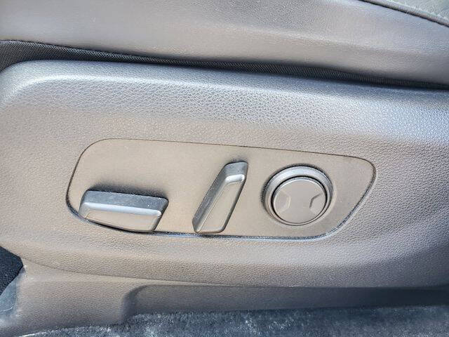 2023 Kia Carnival EX