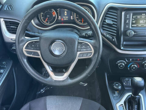 2017 Jeep Cherokee Sport