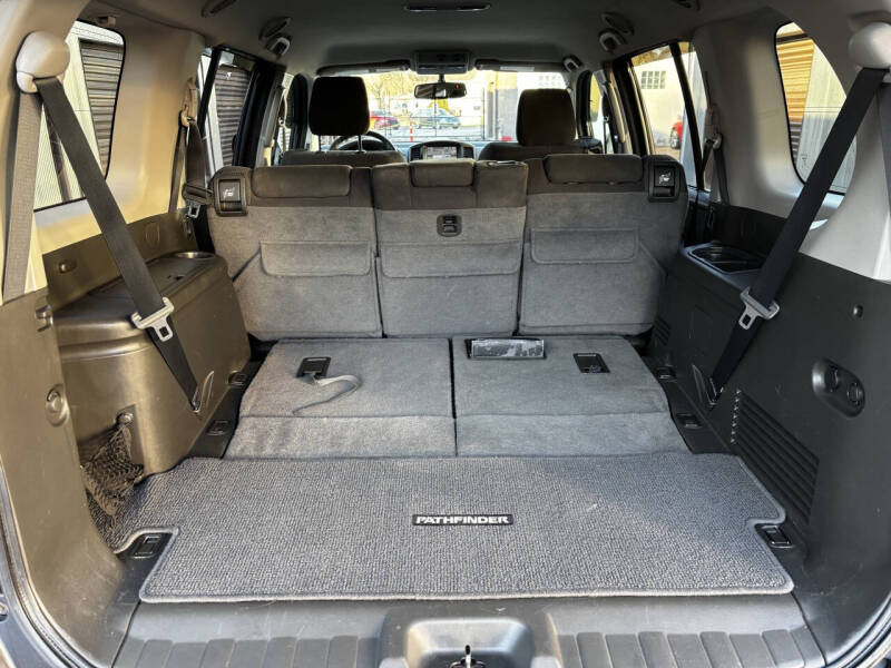 2011 Nissan Pathfinder SV