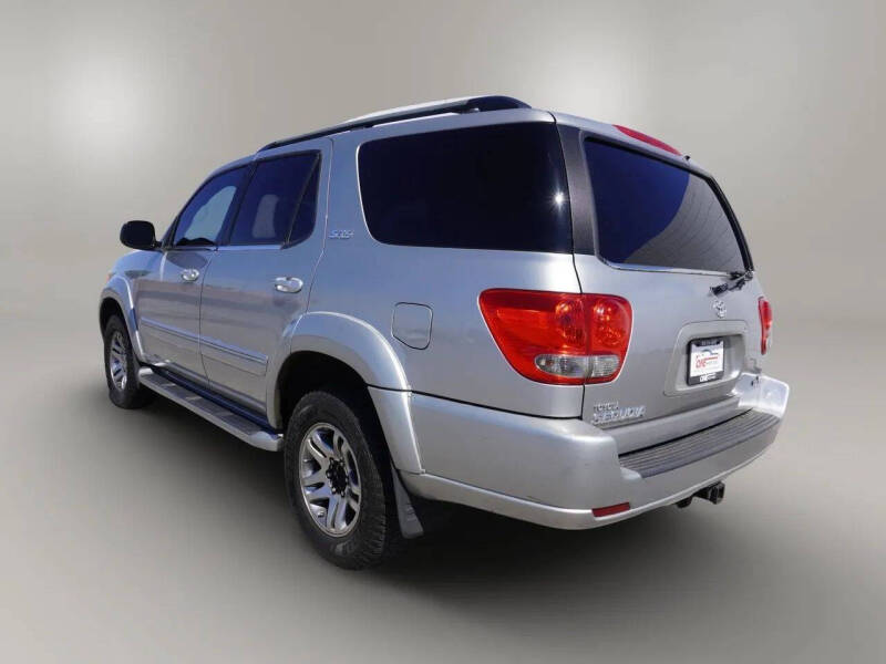 2005 Toyota Sequoia SR5