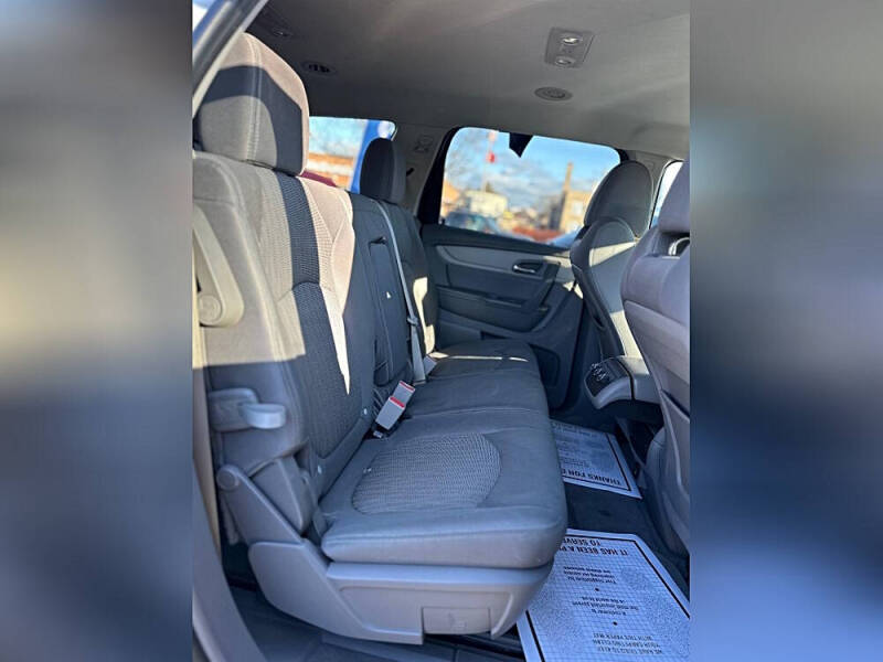 2017 Chevrolet Traverse LS