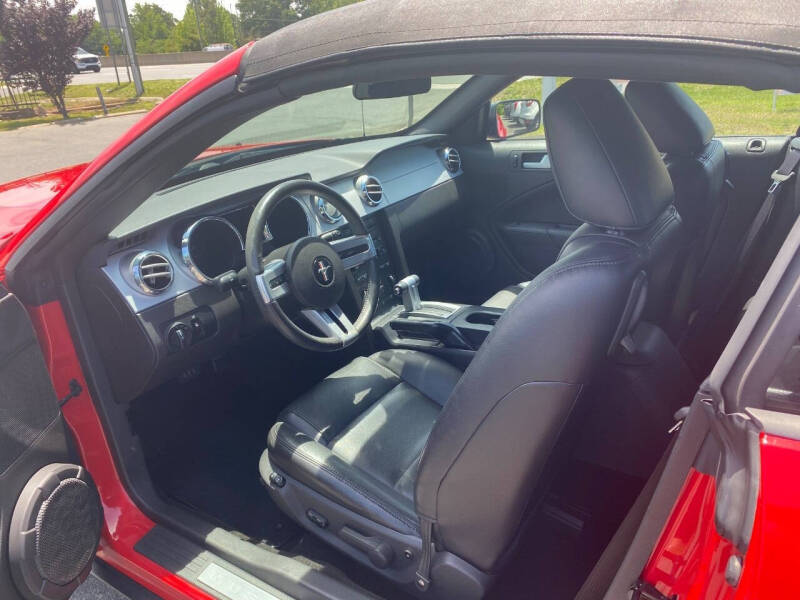 2005 Ford Mustang V6 Deluxe
