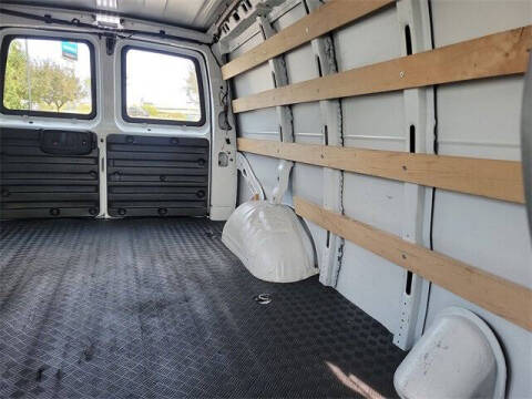 2022 GMC Savana 2500