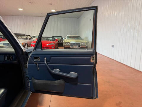 1975 Mercedes-Benz 230