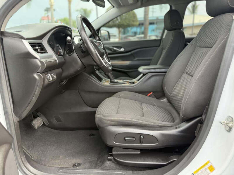 2019 GMC Acadia SLE-2