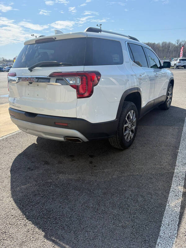 2023 GMC Acadia SLT