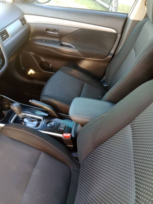 2017 Mitsubishi Outlander SE