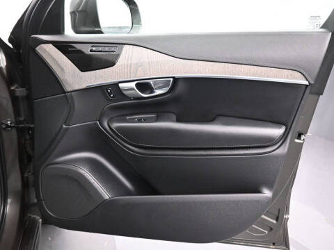 2021 Volvo XC90 T6 Inscription 6-Passenger