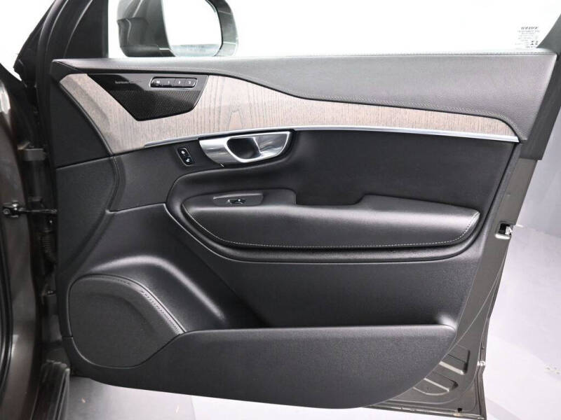 2021 Volvo XC90 T6 Inscription 6-Passenger