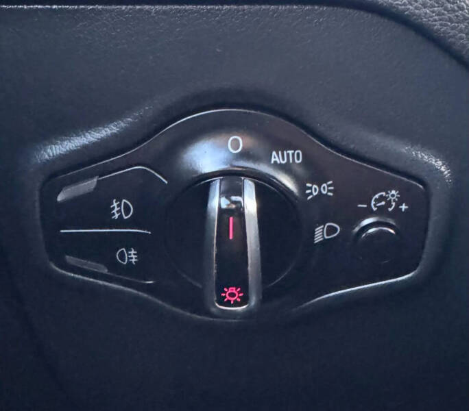 2012 Audi Q5 2.0T quattro Premium Plus