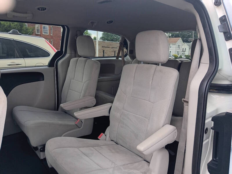 2012 Dodge Grand Caravan American Value Package