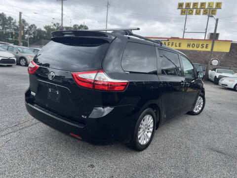 2016 Toyota Sienna XLE Premium 8-Passenger