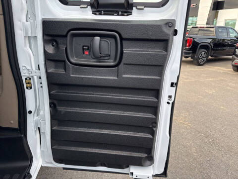 2025 Chevrolet Express 2500