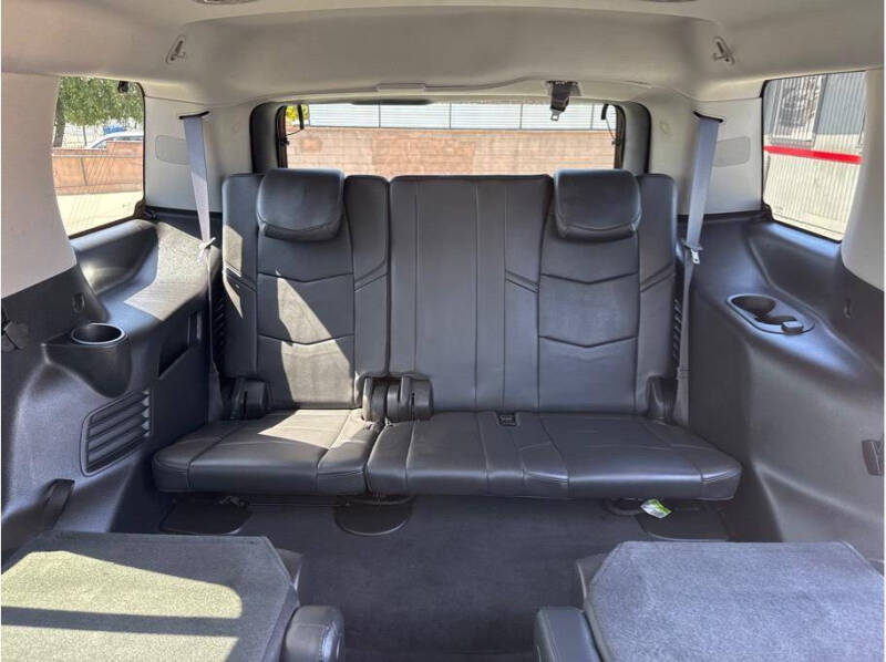 2017 Cadillac Escalade Luxury