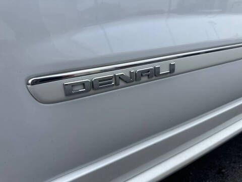 2016 GMC Acadia Denali