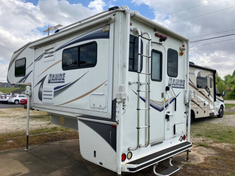 2009 Lance Camper 1181