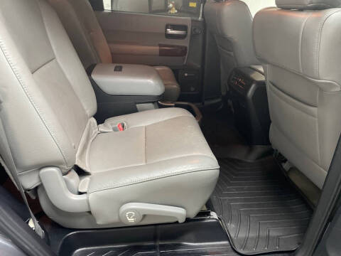 2011 Toyota Sequoia Platinum