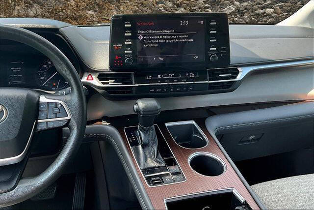 2021 Toyota Sienna LE 8-Passenger