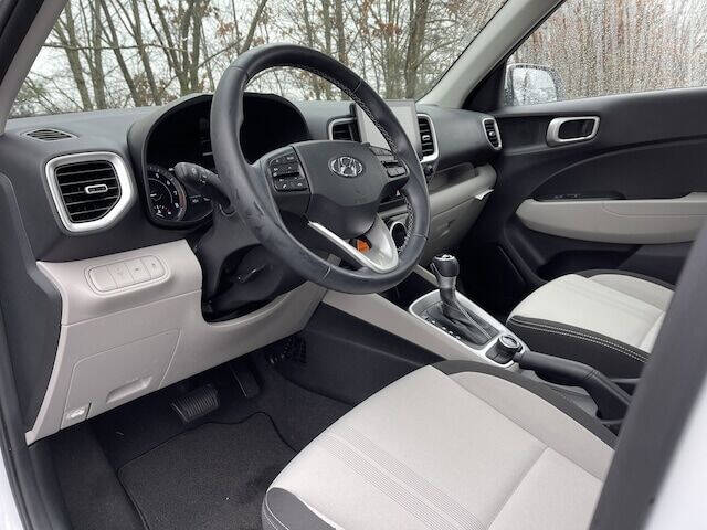 2022 Hyundai Venue SEL